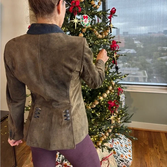 Chic Olive Suede Blazer